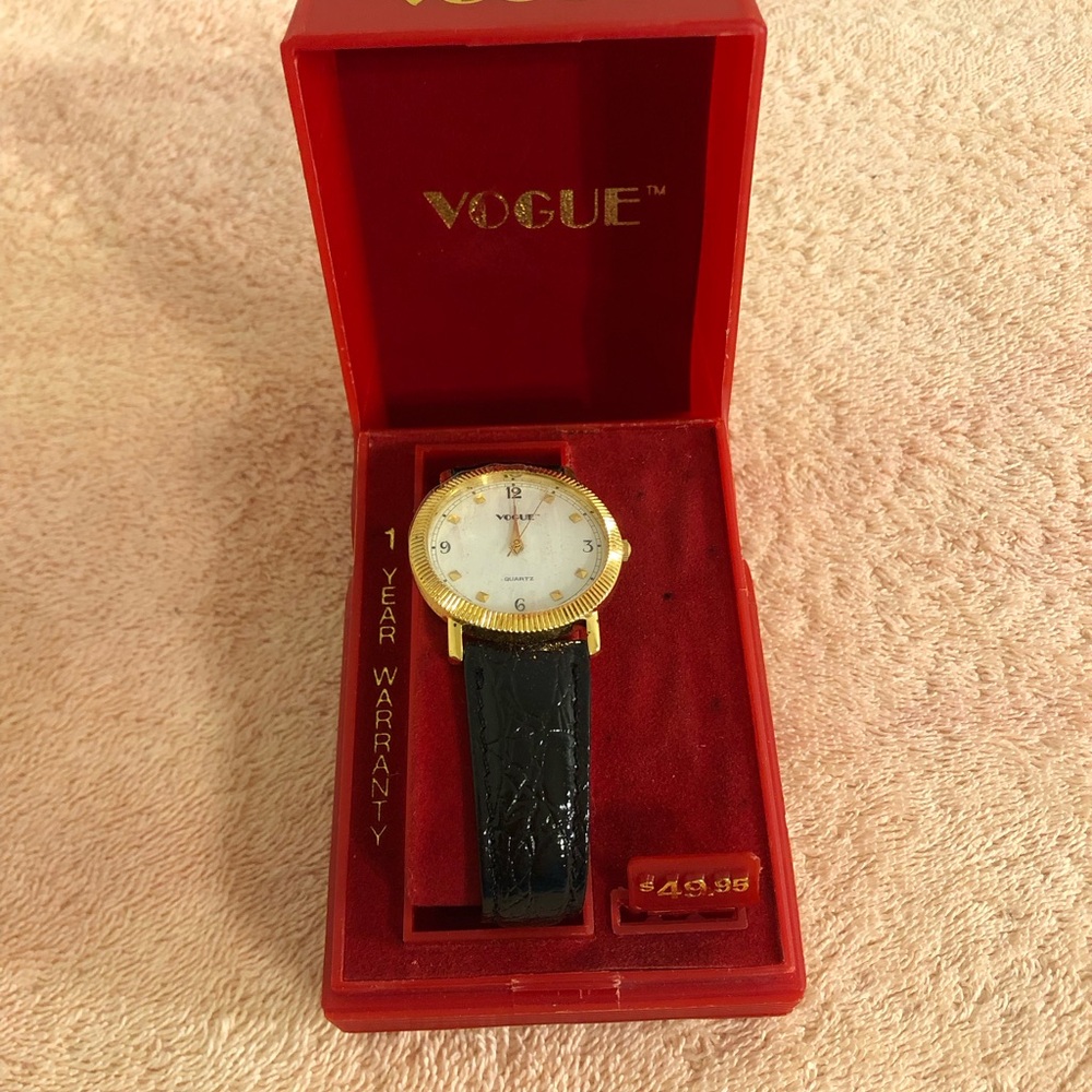 Vintage Vogue Women’s Quartz Wrist Watch Goldtone Accents Red Plastic Case NOS